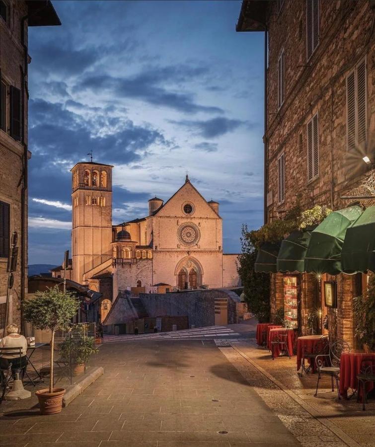 Francesco House Family Lejlighed Assisi Eksteriør billede